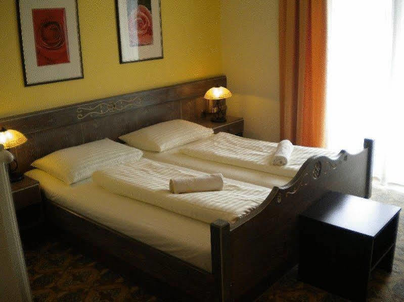 Landhotel Rosentaler Hof Sankt Jakob im Rosental Bagian luar foto