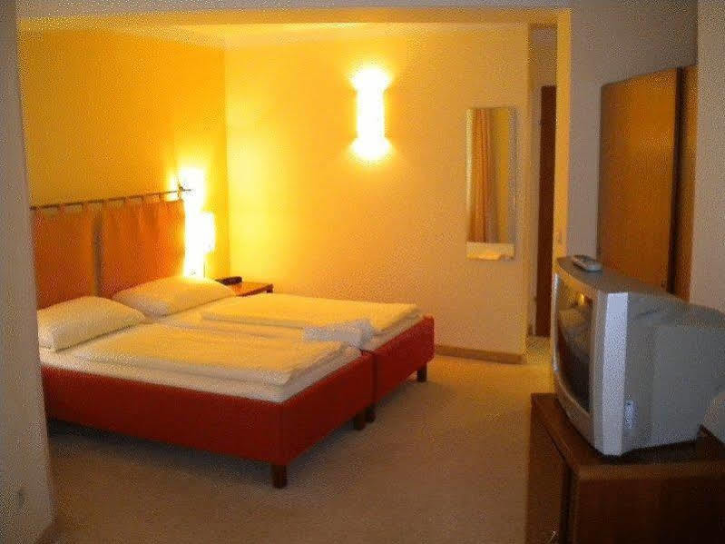 Landhotel Rosentaler Hof Sankt Jakob im Rosental Bagian luar foto